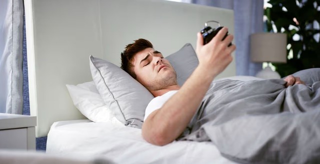 Lời khuy&ecirc;n cho những ai đặt b&aacute;o thức l&uacute;c 6h s&aacute;ng- Ảnh 1.
