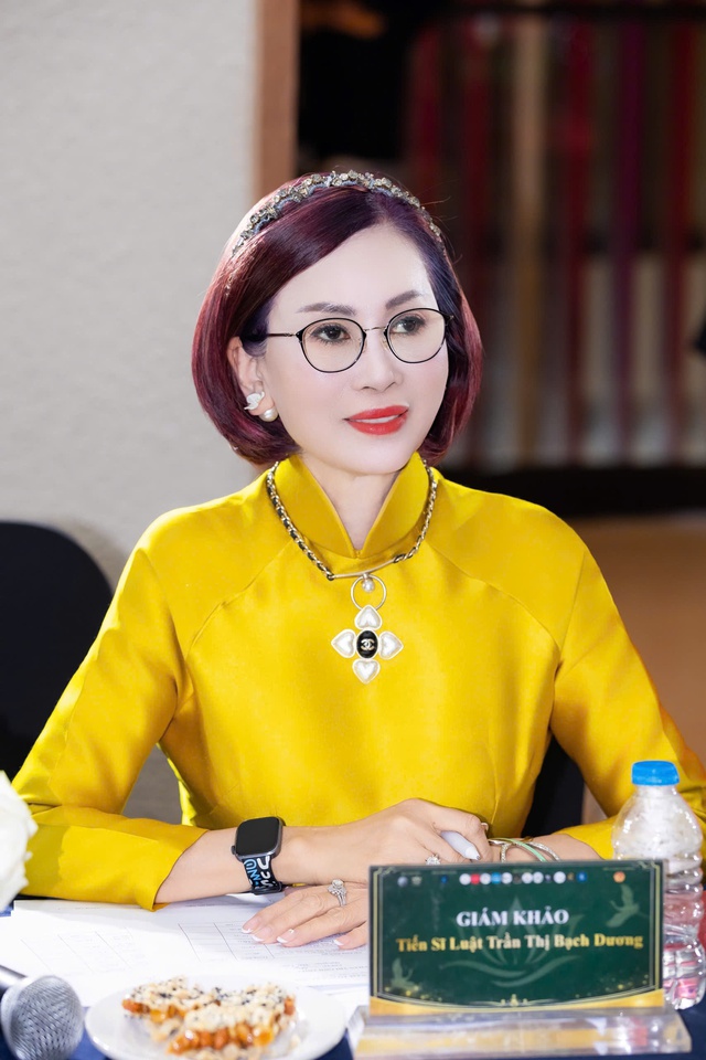 Tiến sĩ Luật Trần Thị Bạch Dương "ngồi ghế n&oacute;ng" gi&aacute;m khảo Hoa hậu Văn h&oacute;a Việt Nam to&agrave;n cầu 2026 - Ảnh 2.