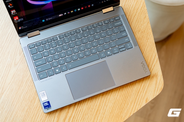 Cận cảnh Lenovo Yoga 7i 2-in-1 Gen 11: Tích hợp Intel Core Ultra thế hệ 3, 32GB RAM, đa dụng mạnh mẽ nhưng vẫn có điểm cần lưu ý - Ảnh 14.