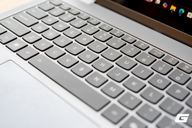 Cận cảnh Lenovo Yoga 7i 2-in-1 Gen 11: Tích hợp Intel Core Ultra thế hệ 3, 32GB RAM, đa dụng mạnh mẽ nhưng vẫn có điểm cần lưu ý - Ảnh 13.