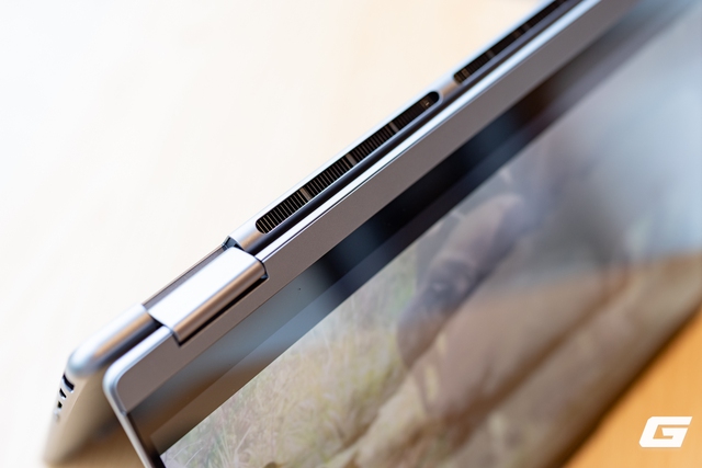 Cận cảnh Lenovo Yoga 7i 2-in-1 Gen 11: Tích hợp Intel Core Ultra thế hệ 3, 32GB RAM, đa dụng mạnh mẽ nhưng vẫn có điểm cần lưu ý - Ảnh 7.