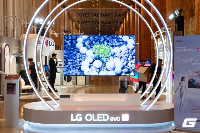 Chi&ecirc;m ngưỡng loạt sản phẩm TV 2026 của LG: TV OLED kh&ocirc;ng d&acirc;y si&ecirc;u mỏng, c&ocirc;ng nghệ Micro RGB mới toanh, MiniLED cỡ lớn c&ugrave;ng AI tương t&aacute;c th&acirc;n thiện - Ảnh 2.