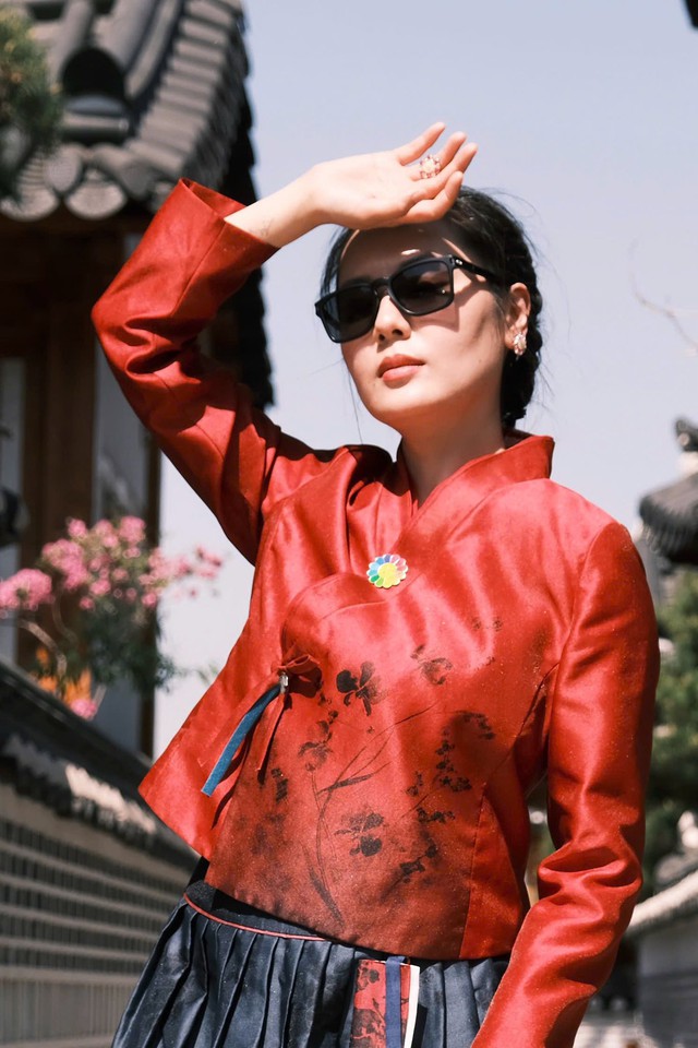 Phương Linh tuổi 42: Sắc vóc trẻ trung, sống như phú bà nhàn tản- Ảnh 1. Phương Linh tuổi 42: Sắc vóc trẻ trung, sống như phú bà nhàn tản- Ảnh 1.