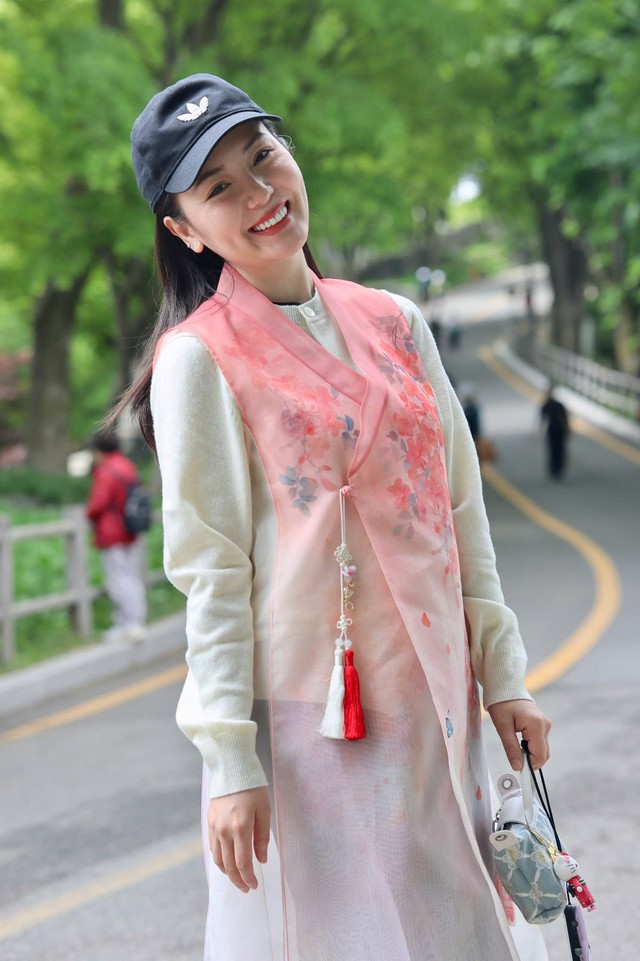 Phương Linh tuổi 42: Sắc vóc trẻ trung, sống như phú bà nhàn tản- Ảnh 7. Phương Linh tuổi 42: Sắc vóc trẻ trung, sống như phú bà nhàn tản- Ảnh 7.