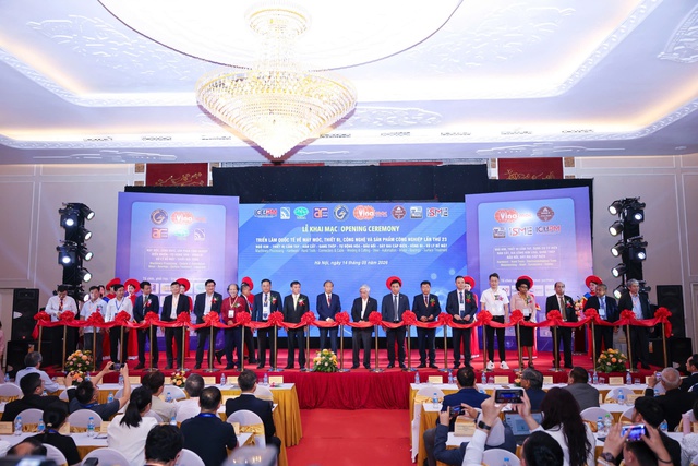 Khai mạc Triển l&atilde;m Quốc tế về M&aacute;y m&oacute;c, Thiết bị, C&ocirc;ng nghệ v&agrave; Sản phẩm C&ocirc;ng nghiệp lần thứ 23 - Ảnh 1.