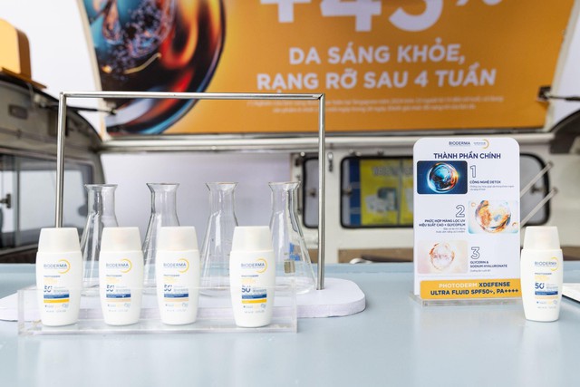 BIODERMA hòa chung cảm xúc cùng người hâm mộ trong sự kiện Meet & Greet với ca sĩ Vương Bình- Ảnh 5. BIODERMA hòa chung cảm xúc cùng người hâm mộ trong sự kiện Meet & Greet với ca sĩ Vương Bình- Ảnh 5.