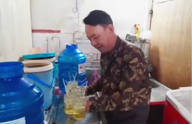 Nam nghệ sĩ U70 sống c&ocirc; độc trong nguy hiểm cận kề, mưa kh&ocirc;ng d&aacute;m ngủ - Ảnh 2.