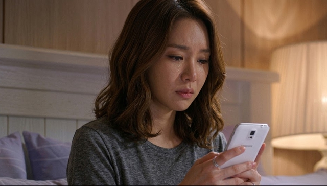 Tôi chết lặng đọc dòng tin nhắn lúc 12h đêm của cô bạn thân gửi cho chồng mình - Ảnh 1.
