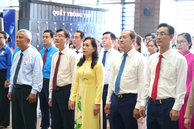 Đảng bộ UBND Thành phố Hồ Chí Minh: Tỏa sáng những “bông hoa” dâng Bác trong kỷ nguyên vươn mình của dân tộc - Ảnh 6.