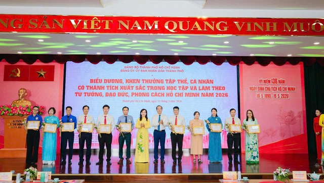Đảng bộ UBND Thành phố Hồ Chí Minh: Tỏa sáng những “bông hoa” dâng Bác trong kỷ nguyên vươn mình của dân tộc - Ảnh 3.