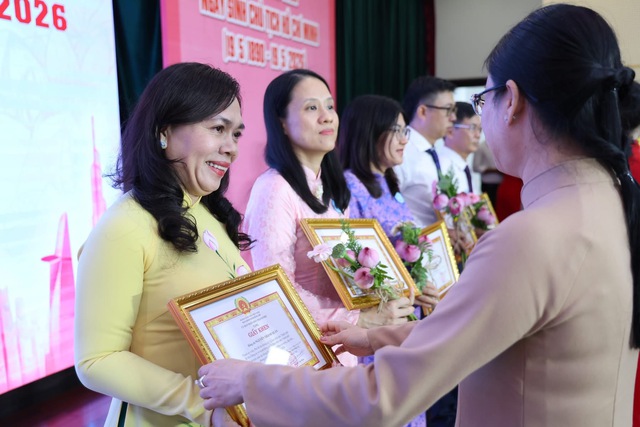 Đảng bộ UBND Thành phố Hồ Chí Minh: Tỏa sáng những “bông hoa” dâng Bác trong kỷ nguyên vươn mình của dân tộc - Ảnh 2.