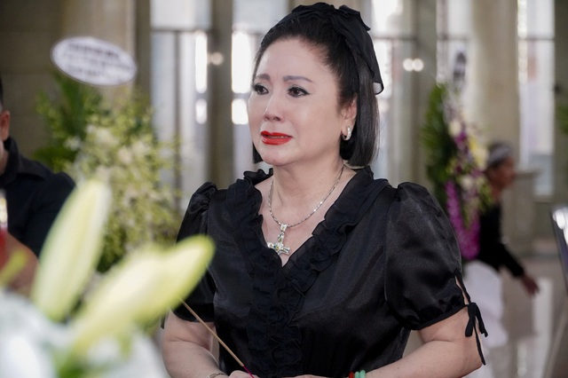 Hoa khôi cải lương Mộng Tuyền đau đớn vì không kịp qua Mỹ làm 1 việc: "Tôi bàng hoàng"- Ảnh 2. Hoa khôi cải lương Mộng Tuyền đau đớn vì không kịp qua Mỹ làm 1 việc: "Tôi bàng hoàng"- Ảnh 2.