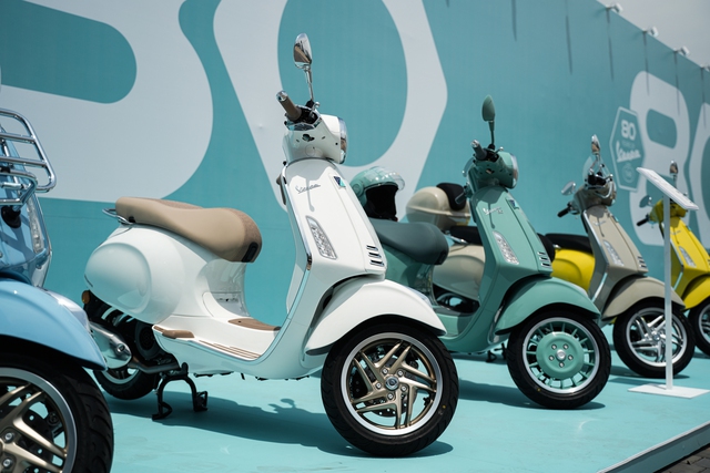 Đi Vespa kh&ocirc;ng đơn giản l&agrave; &ldquo;chạy xe&rdquo;, đ&oacute; l&agrave; một kiểu &ldquo;tr&igrave;nh diễn di sản&rdquo; - Ảnh 7.
