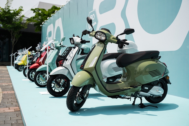 Đi Vespa kh&ocirc;ng đơn giản l&agrave; &ldquo;chạy xe&rdquo;, đ&oacute; l&agrave; một kiểu &ldquo;tr&igrave;nh diễn di sản&rdquo; - Ảnh 3.