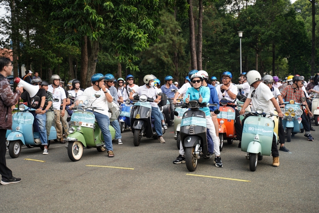 Đi Vespa kh&ocirc;ng đơn giản l&agrave; &ldquo;chạy xe&rdquo;, đ&oacute; l&agrave; một kiểu &ldquo;tr&igrave;nh diễn di sản&rdquo; - Ảnh 6.