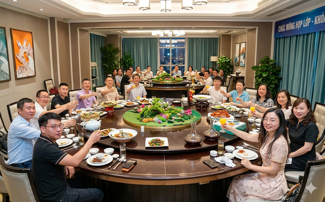 Sau buổi họp lớp, người y&ecirc;u cũ muốn t&aacute;i hợp nhưng t&ocirc;i từ chối thẳng thừng: 3 ng&agrave;y sau mới biết m&igrave;nh đ&atilde; hiểu lầm một c&aacute;ch tai hại - Ảnh 1.