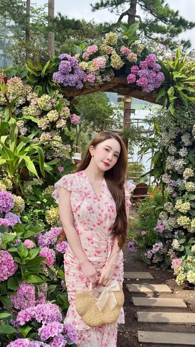 Quỳnh Nga nói thẳng khi bị chê dùng app quá đà, mặt lạ không thể nhận ra- Ảnh 6. Quỳnh Nga nói thẳng khi bị chê dùng app quá đà, mặt lạ không thể nhận ra- Ảnh 6.
