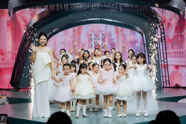 Show thời trang nh&iacute; - Ảnh 13.