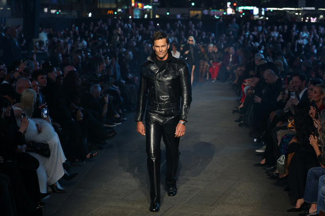 Gucci Cruise 2027: Demna đem tới show diễn kh&aacute; hay về h&igrave;nh thức, nhưng "ngh&egrave;o n&agrave;n" về nội dung?- Ảnh 3.