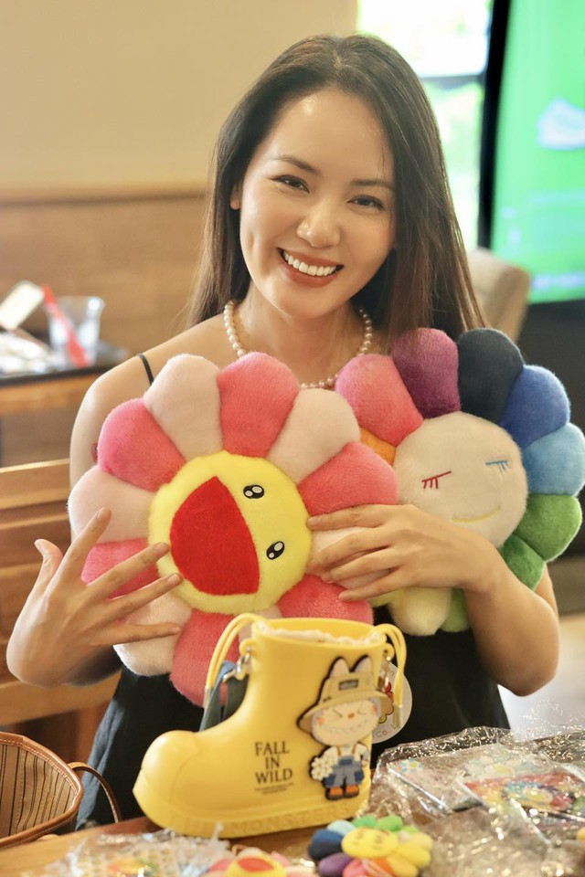Nữ ca sĩ xinh đẹp bức x&uacute;c tuy&ecirc;n bố thẳng: "Đừng nghĩ t&ocirc;i như trong tranh, kh&ocirc;ng c&oacute;" - Ảnh 2.
