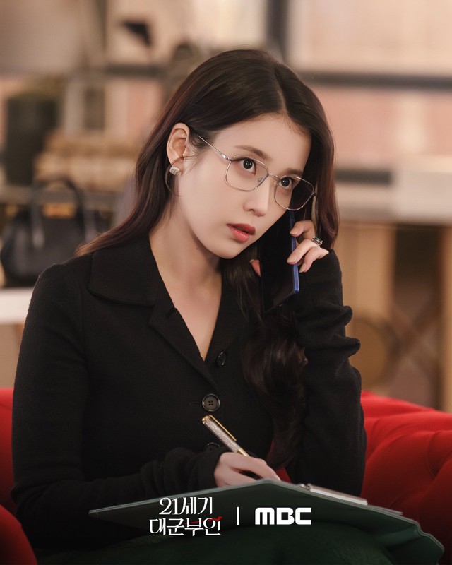Showbiz có mỹ nhân cứ ra nhạc là top 1 cả nước, bỗng thành "tội đồ quốc dân" xin lỗi vẫn không được tha - Ảnh 12.