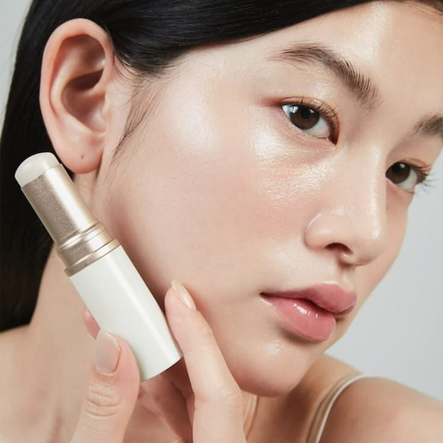 G&aacute;i H&agrave;n đổ x&ocirc; mua "bảo bối" gi&uacute;p da căng b&oacute;ng như ngậm sương: Gi&aacute; chỉ hơn 400k, b&ocirc;i 1 ph&aacute;t da s&aacute;ng hơn cả flash- Ảnh 9.