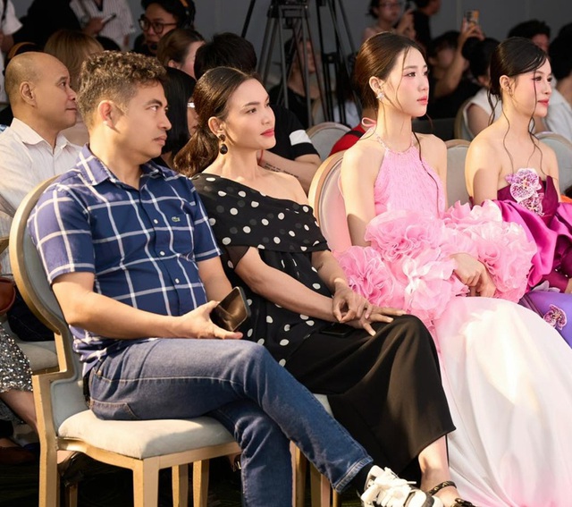 NSND Phạm Phương Thảo xuất hiện c&ugrave;ng chồng tại sự kiện của 1 thạc sĩ &ndash; trung t&aacute;- Ảnh 1.