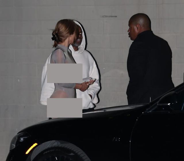 Vợ Kanye West lại mặc hở khó tả, nhìn biểu cảm của người qua đường là hiểu- Ảnh 4. Vợ Kanye West lại mặc hở khó tả, nhìn biểu cảm của người qua đường là hiểu- Ảnh 4.