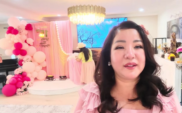 Nữ diễn vi&ecirc;n l&agrave; mẹ đơn th&acirc;n mở tiệc cho con g&aacute;i tại biệt thự Mỹ: "T&ocirc;i kh&ocirc; m&aacute;u rồi" - Ảnh 1.