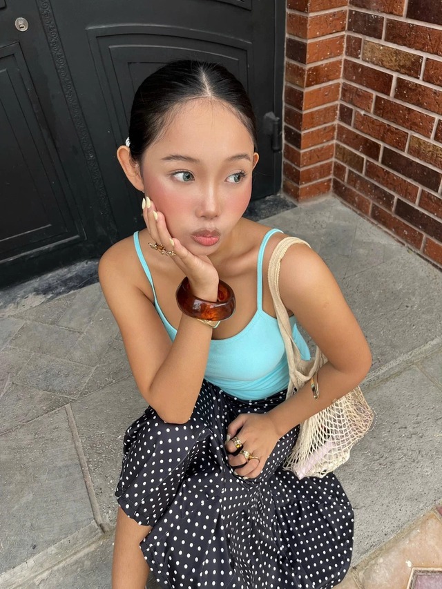 Gam màu "chuốc say" gái xinh từ châu Á đến trời Tây: Vừa ngọt ngào vừa sang chảnh, diện mùa hè "over hợp"- Ảnh 4. Gam màu "chuốc say" gái xinh từ châu Á đến trời Tây: Vừa ngọt ngào vừa sang chảnh, diện mùa hè "over hợp"- Ảnh 4.