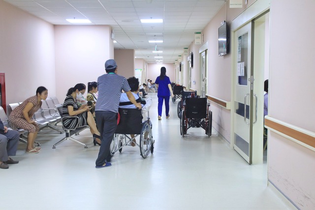 Suốt 6 năm gửi con cho ông bà ngoại nuôi không mất đồng nào, đến lúc bố tôi nằm viện, chồng lại nói một câu khiến tôi nghẹn đắng- Ảnh 1. Suốt 6 năm gửi con cho ông bà ngoại nuôi không mất đồng nào, đến lúc bố tôi nằm viện, chồng lại nói một câu khiến tôi nghẹn đắng- Ảnh 1.