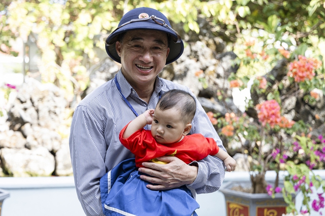 Ra Trường Sa, Thứ trưởng Bộ Y tế bất ngờ khi thấy điều n&agrave;y tr&ecirc;n hầu hết c&aacute;c đảo - Ảnh 1.