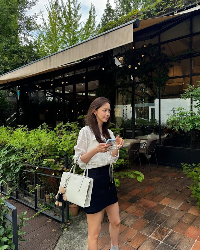Mỹ nhân đẹp từ trong trứng nước: U40 không già mà "lão hóa ngược", style sành điệu ngang gái trẻ- Ảnh 8. Mỹ nhân đẹp từ trong trứng nước: U40 không già mà "lão hóa ngược", style sành điệu ngang gái trẻ- Ảnh 8.