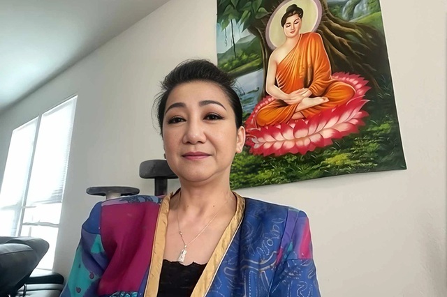 Nữ NSƯT từ Mỹ về n&oacute;i thẳng kh&aacute;n giả n&agrave;y nay: "Kh&ocirc;ng c&ograve;n dễ d&atilde;i" - Ảnh 1.
