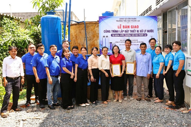 Đo&agrave;n vi&ecirc;n ưu t&uacute; vinh dự được kết nạp v&agrave;o Đảng Cộng sản Việt Nam nh&acirc;n dịp kỷ niệm 136 năm Ng&agrave;y sinh Chủ tịch Hồ Ch&iacute; Minh - Ảnh 3.