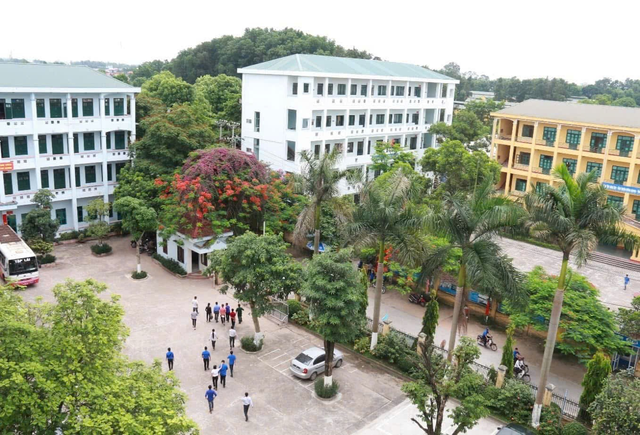 Ứng dụng c&ocirc;ng nghệ m&ocirc; phỏng thực tế ảo, thực tế tăng cường (vr/ar) trong đ&agrave;o tạo kỹ thuật cho bộ đội xuất ngũ - hướng đi đột ph&aacute; từ thực tiễn Trường Cao đẳng Nghề Số 1 - Bộ Quốc ph&ograve;ng - Ảnh 1.
