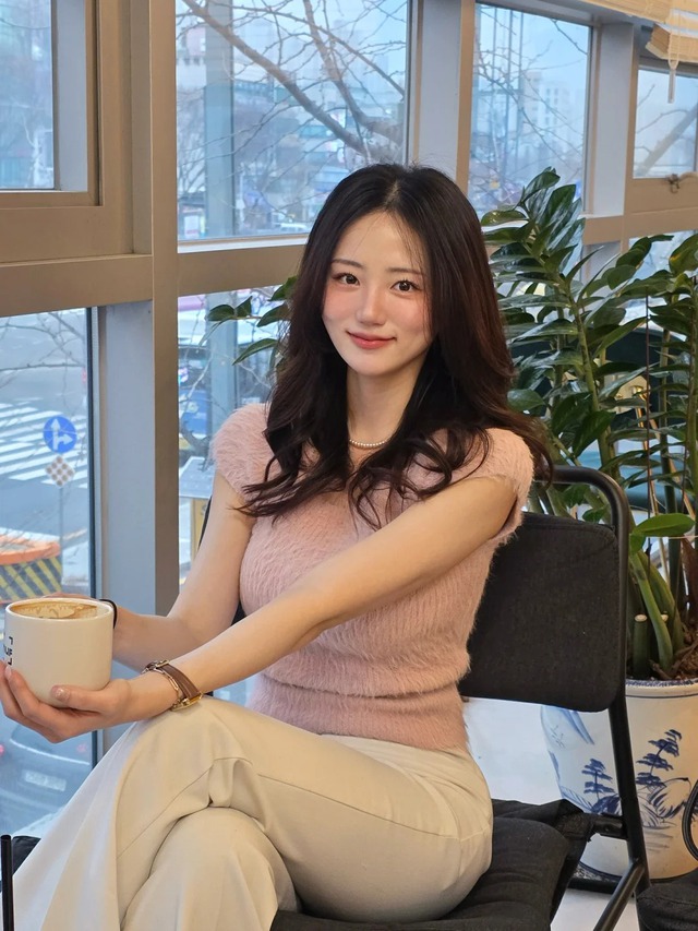 Những set đồ đơn giản nhưng lại tạo cảm gi&aacute;c rất &ldquo;nữ ch&iacute;nh phim H&agrave;n&rdquo;- Ảnh 7.