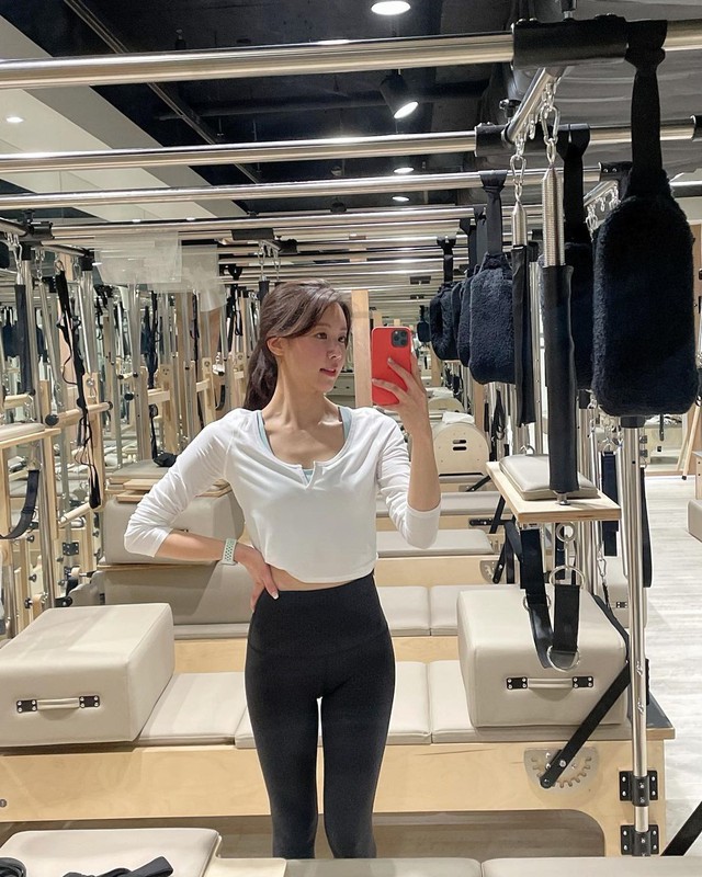 Thay đồ c&ocirc;ng sở, l&ecirc;n đồ thể thao: Văn h&oacute;a tan ca ở qu&aacute;n nhậu bị d&acirc;n văn ph&ograve;ng &ldquo;đ&aacute; v&agrave;o 1 x&oacute;&rdquo;- Ảnh 2.