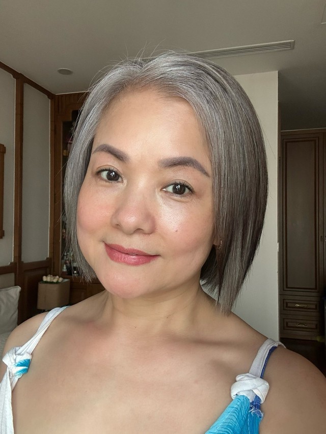Cuộc sống vi&ecirc;n m&atilde;n b&ecirc;n chồng t&agrave;i tử của nữ NSND mang h&agrave;m đại t&aacute;, t&oacute;c bạc trắng vẫn đẹp - Ảnh 4.