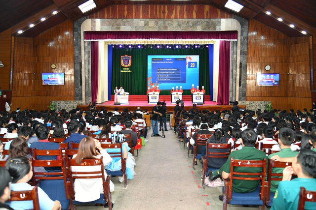 Bộ Tư lệnh V&ugrave;ng Cảnh s&aacute;t biển 4 tổ chức th&agrave;nh c&ocirc;ng v&ograve;ng chung kết khu vực Cuộc thi &ldquo;Em y&ecirc;u biển, đảo qu&ecirc; hương&rdquo; - Ảnh 1.