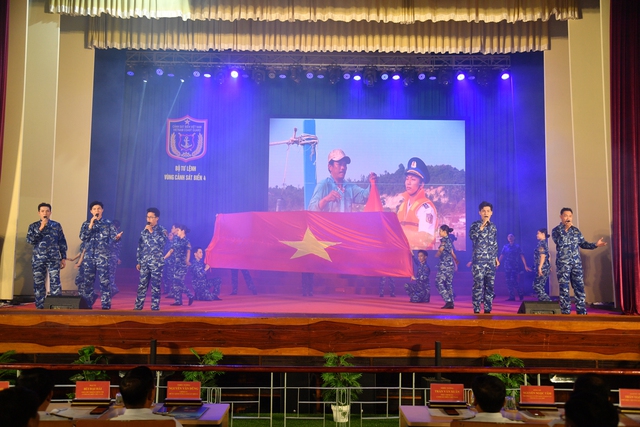 Bộ Tư lệnh V&ugrave;ng Cảnh s&aacute;t biển 4 tổ chức th&agrave;nh c&ocirc;ng v&ograve;ng chung kết khu vực Cuộc thi &ldquo;Em y&ecirc;u biển, đảo qu&ecirc; hương&rdquo; - Ảnh 5.