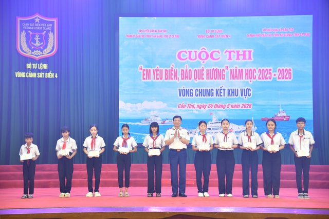 Bộ Tư lệnh V&ugrave;ng Cảnh s&aacute;t biển 4 tổ chức th&agrave;nh c&ocirc;ng v&ograve;ng chung kết khu vực Cuộc thi &ldquo;Em y&ecirc;u biển, đảo qu&ecirc; hương&rdquo; - Ảnh 7.