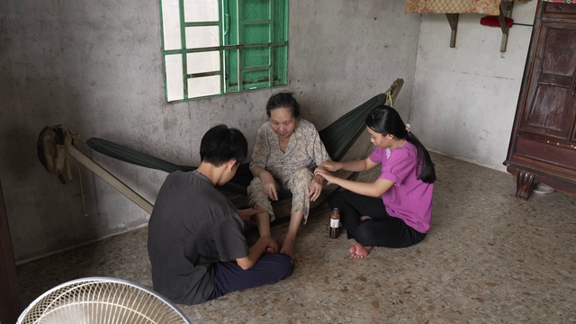 Nữ MC nổi danh bật khóc nói thẳng: "Tôi hi vọng anh suy nghĩ lại" - Ảnh 2.