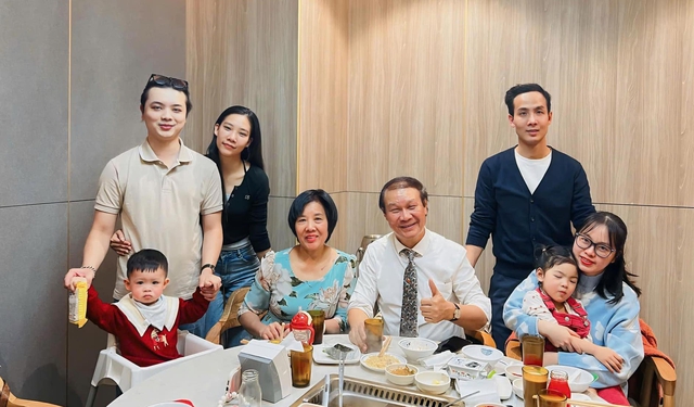 Cuộc sống "tam đại đồng đường" của nam Đại tá là NSND trong căn nhà 5 tầng 41m2 ở phố Kim Ngưu - Ảnh 5.