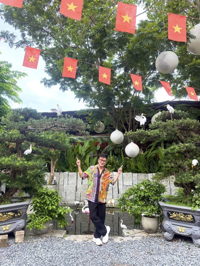 Hai "&ocirc;ng ho&agrave;ng nhạc Việt" đ&igrave;nh đ&aacute;m đi b&aacute;n c&agrave; ph&ecirc; ở tuổi 50: Ở vậy sau ly h&ocirc;n, chỉ lo l&agrave;m ăn, chăm con - Ảnh 2.