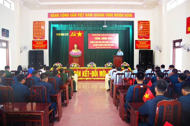 Đoàn công tác Hội đồng nghĩa vụ quân sự TP Hồ Chí Minh thăm, động viên các đồng chí huấn luyện chiến sỹ mới tại Tiểu đoàn huấn luyện chiến sĩ mới 2 của Trung đoàn 274, Sư đoàn 377 - Ảnh 2.