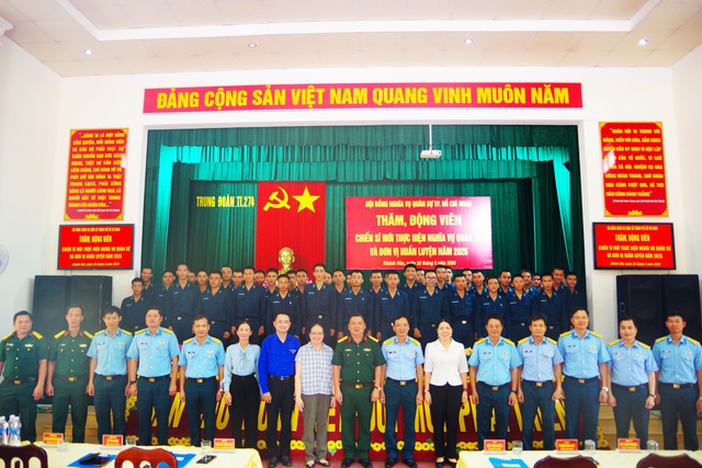 Đoàn công tác Hội đồng nghĩa vụ quân sự TP Hồ Chí Minh thăm, động viên các đồng chí huấn luyện chiến sỹ mới tại Tiểu đoàn huấn luyện chiến sĩ mới 2 của Trung đoàn 274, Sư đoàn 377 - Ảnh 7.