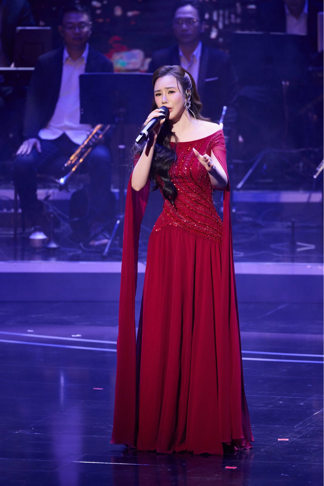 Việt Nam có phú bà hát "thần sầu" là thủ khoa trường quân đội, từng bị 1 diva mắng trên truyền hình- Ảnh 3.