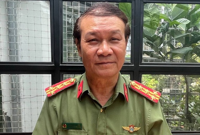 Cuộc sống "tam đại đồng đường" của nam Đại tá là NSND trong căn nhà 5 tầng 41m2 ở phố Kim Ngưu - Ảnh 1.