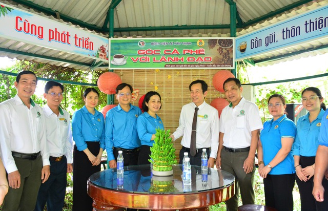 B&aacute;c sĩ CKII Trần Văn Khanh &ndash; Gi&aacute;m đốc Bệnh viện L&ecirc; Văn Thịnh:&nbsp;&ldquo;Đừng đợi c&oacute; bệnh mới đi kh&aacute;m, h&atilde;y chủ động bảo vệ hạnh ph&uacute;c gia đ&igrave;nh&rdquo; - Ảnh 5.